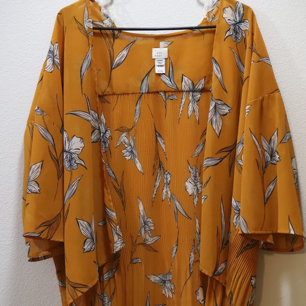 Floral spring kimono